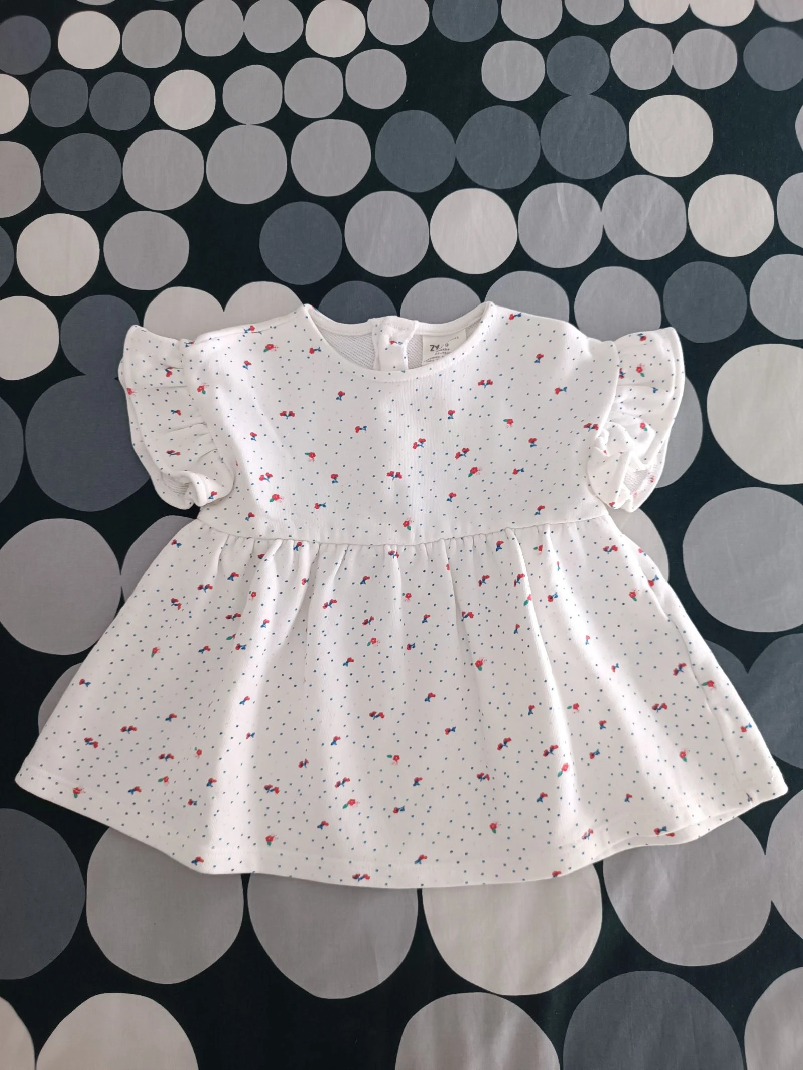 Vestido Zippy 6‑9 meses - Branco com Mini Cerejas 🍒